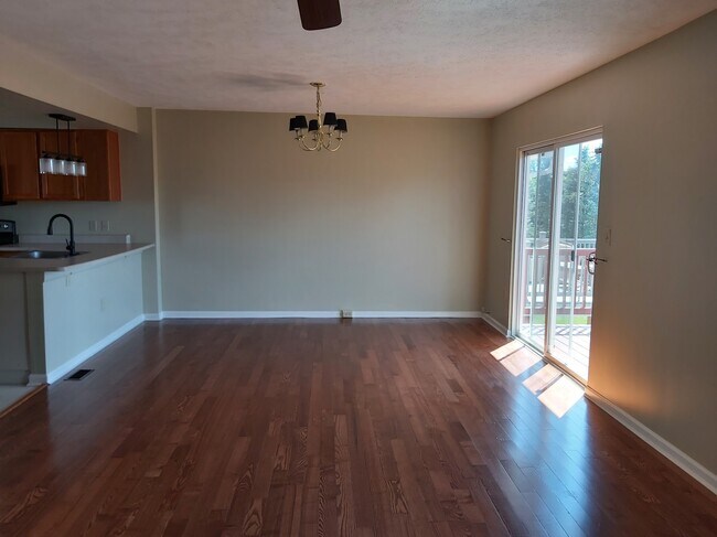 Building Photo - 519 Ten Point Ln