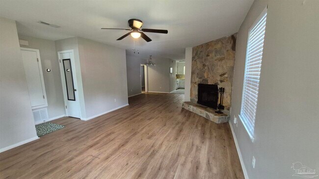 Foto del edificio - 2370 Shoal Creek Dr