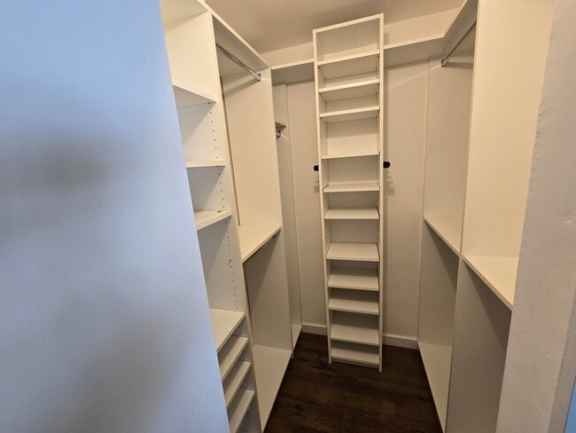 Building Photo - 201 SE 6th Ave