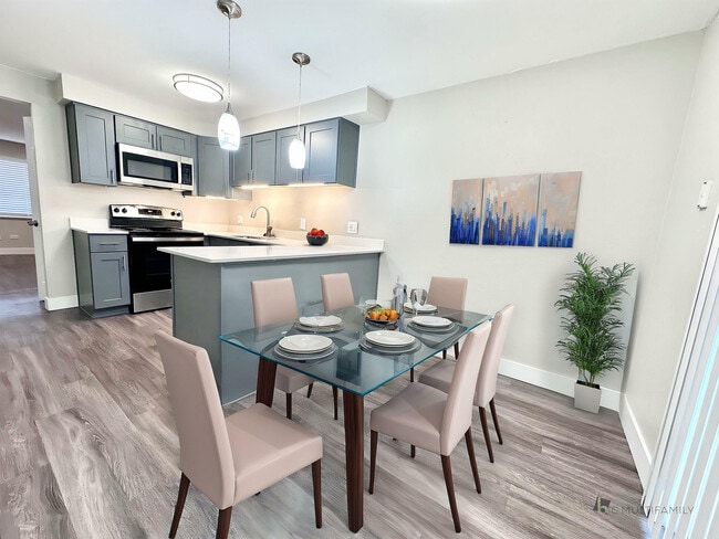 Dining Area - Lamar Station