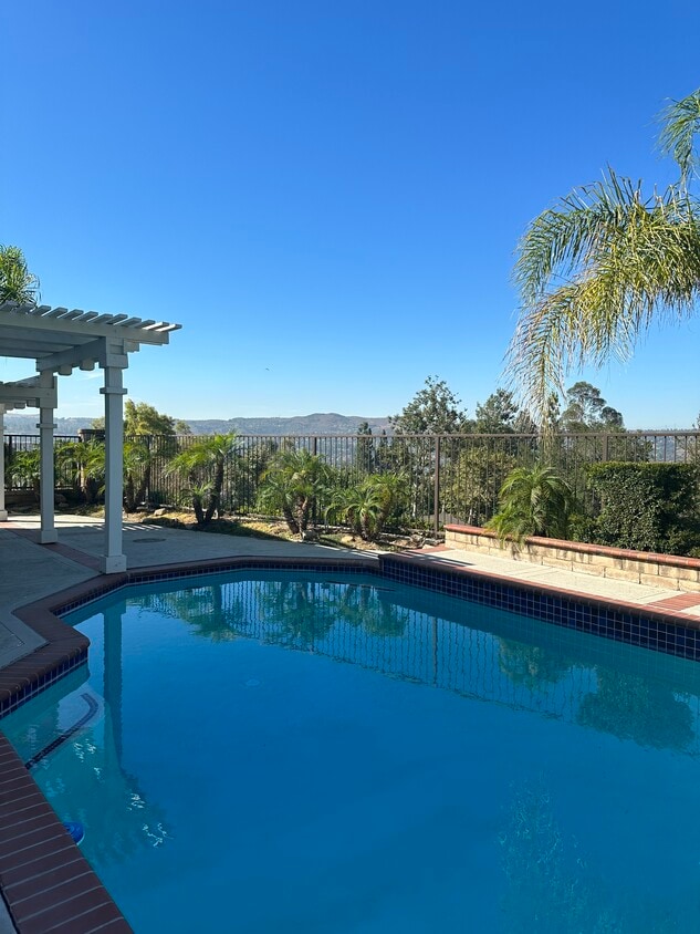 Primary Photo - 6305 Golden Gate Dr