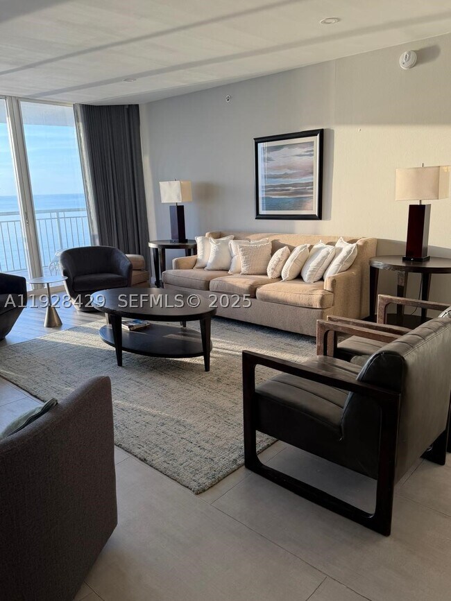 Foto del edificio - 17375 Collins Ave