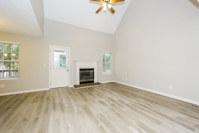 Foto del edificio - 1209 Highland Hills Dr