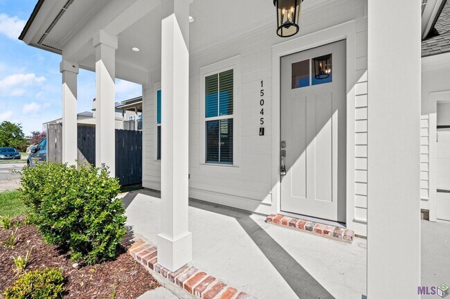 Building Photo - Beautiful Modern Farmhouse 3 bedroom plus ...