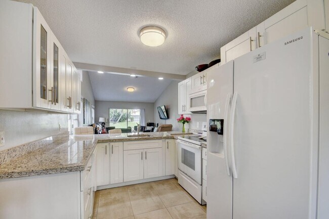 Foto del edificio - 13134 Quiet Woods Rd