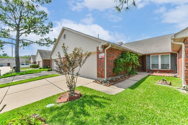 Building Photo - 3327 S Country Meadows Ln