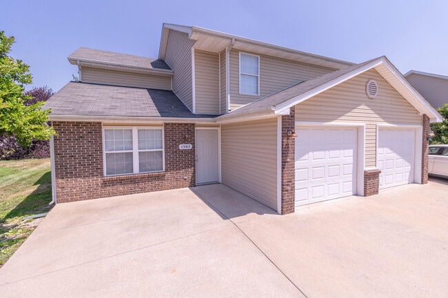 Building Photo - 1505 Raleigh Dr