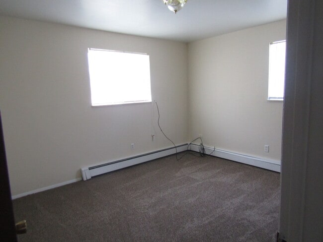 Building Photo - 2119 Thomas Ave