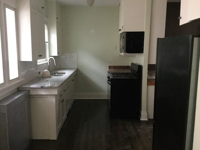 Kitchen - 808 W South St