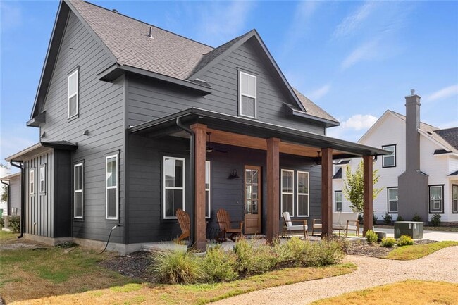 Building Photo - 1018 Grant Wood Ave