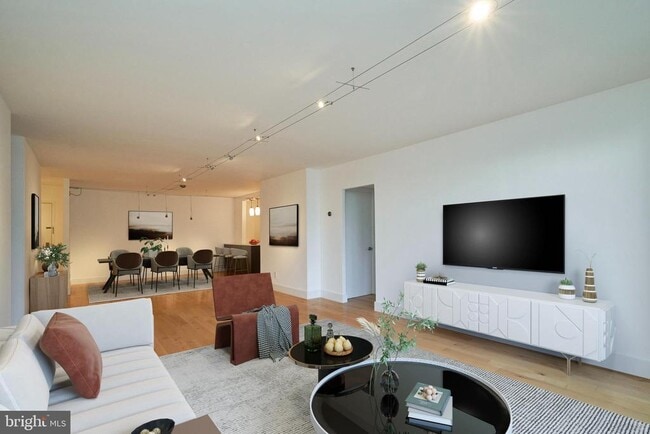 Building Photo - 1800 Old Meadow Rd