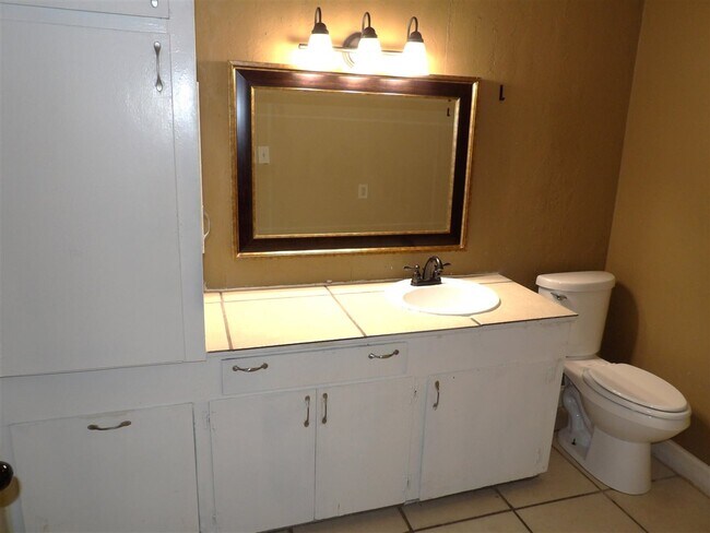 Building Photo - 9 NW 13th St