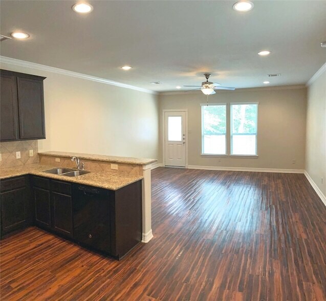 Foto del edificio - 295 Woodland Hills Dr