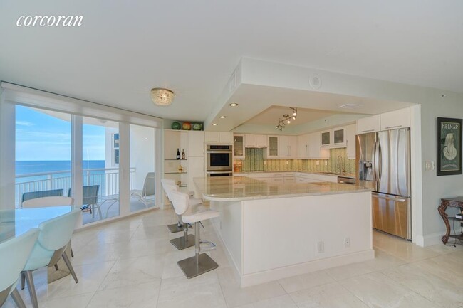 Building Photo - 3015 S Ocean Blvd