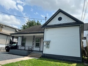 Building Photo - 220 Redan St
