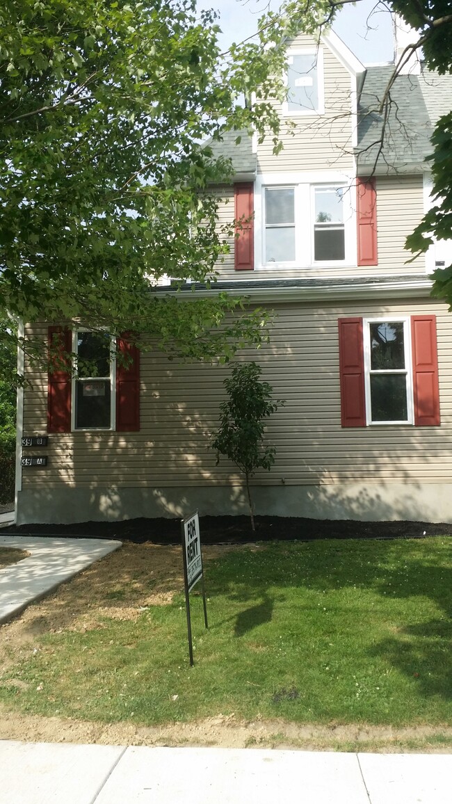 Building Photo - 39 West Ridley Avenue