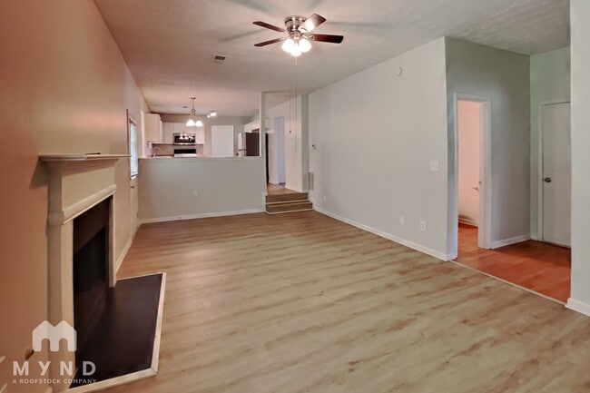 Building Photo - 10851 Southshore Ct