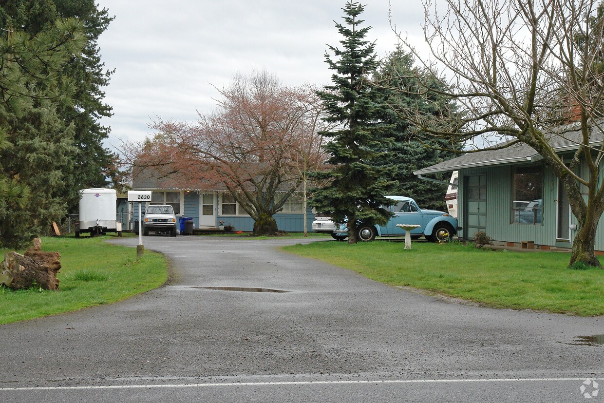 Foto del edificio - 2626-2636 NE 111th Ave