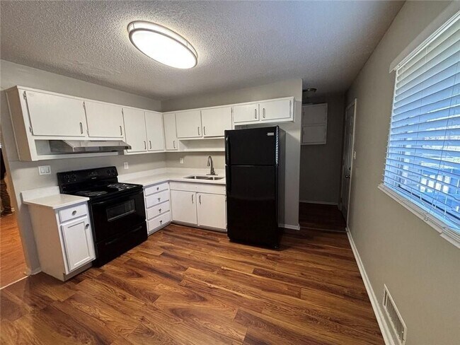 Foto del edificio - 8117 Attleboro Dr