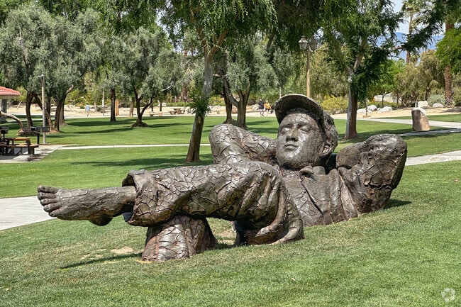 In the Palm Desert Civic Center Park see sculptures like "The Dreamer", by David Phelps.