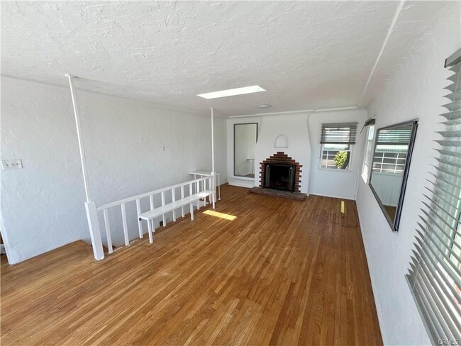 Building Photo - 3217 Alma Ave