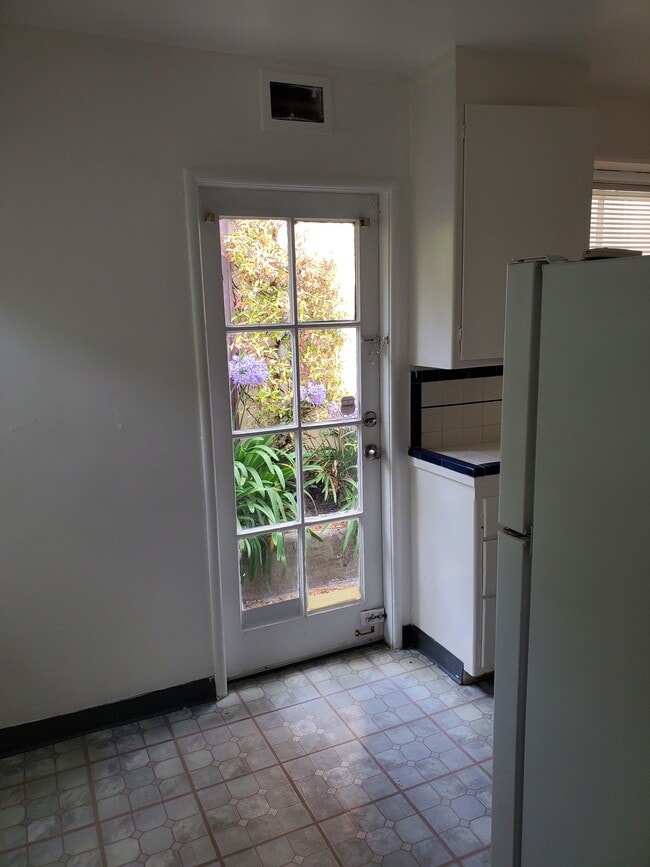 Building Photo - 1329 Parker St