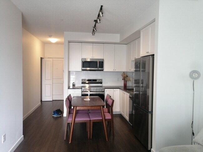 Photo du bâtiment - 15835 85 Ave