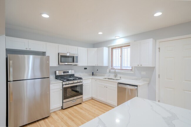 Foto del edificio - 12111 S Justine St