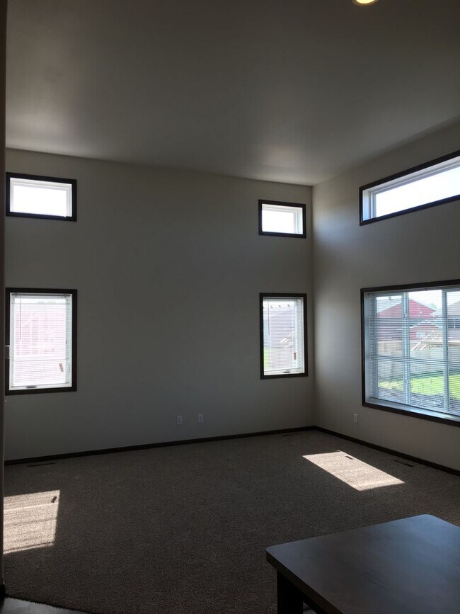 Foto del edificio - 3 Bed 3 Bath Single Family Available For Rent