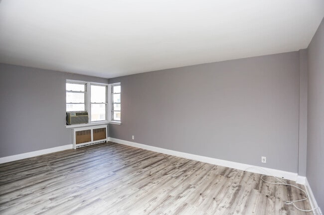 Building Photo - 39 Glenbrook Rd