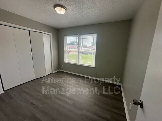 Foto del edificio - 2426 S 83rd E Ave