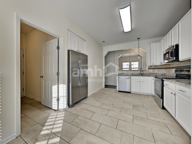 Foto del edificio - 8008 Willowglen Dr