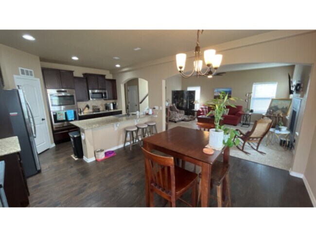 Building Photo - Outstanding 2 Story Home in the Trails at ...