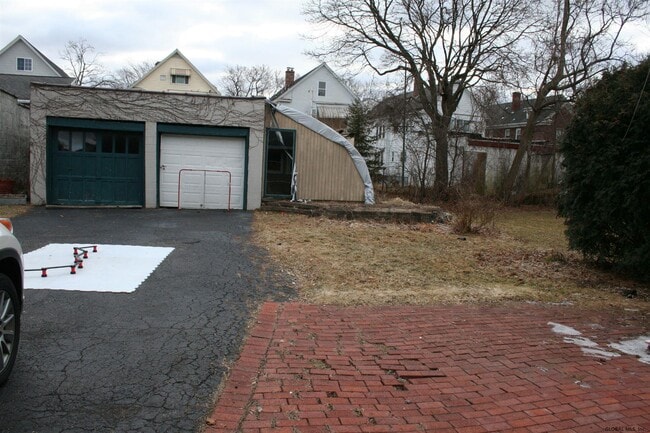 Building Photo - 38 Harris Ave