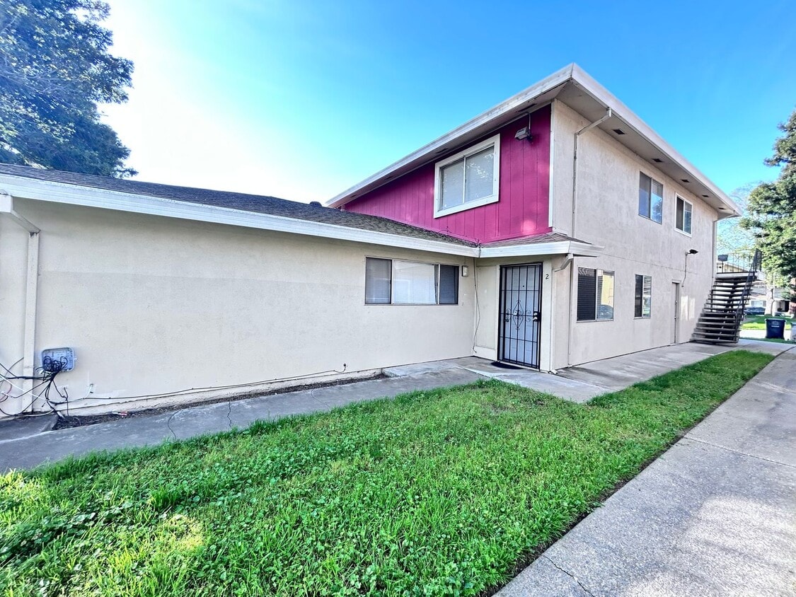 Two Bedroom One Bathroom Apartment - Two Bedroom One Bathroom Apartment