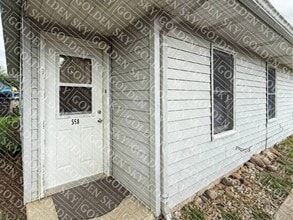 Building Photo - 558 Andover Rd
