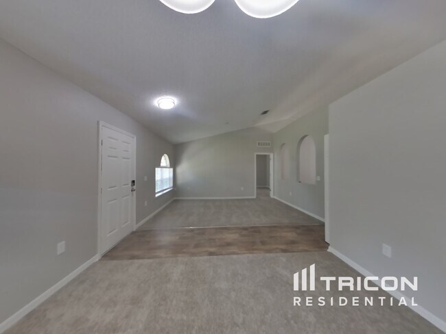 Foto del edificio - 3163 Shadow Creek Rd