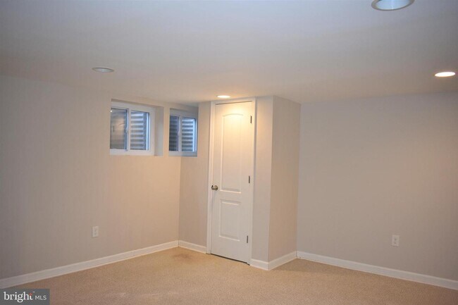 Building Photo - 1503 E Cold Spring Ln