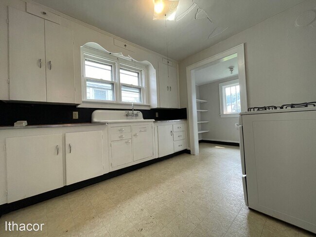 Building Photo - 3 br, 1 bath House - 35 Lincoln Ave