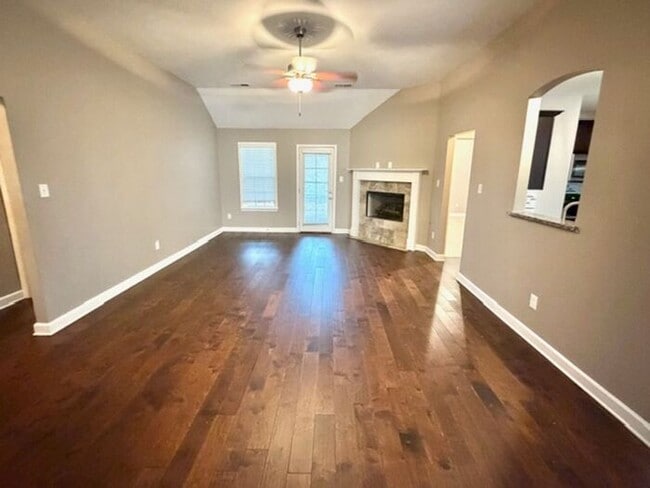 Photo - Now Leasing a 4 Bedroom 2 Bath Home in Olive Branch