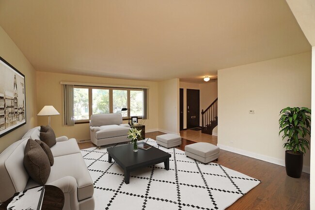 Foto del edificio - 737 Elder Ln