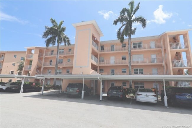 Building Photo - 2950 SE Ocean Blvd