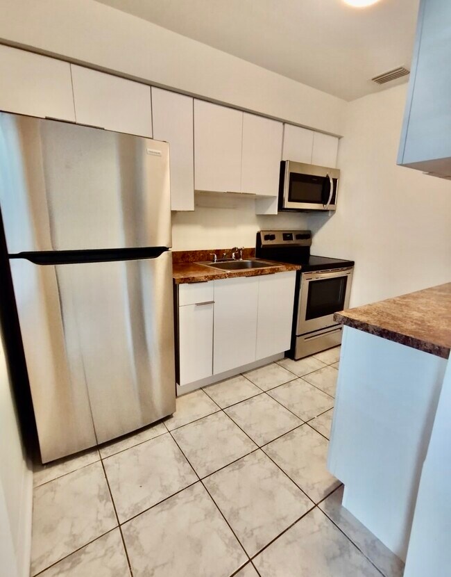Building Photo - 224 SW 47th Terrace
