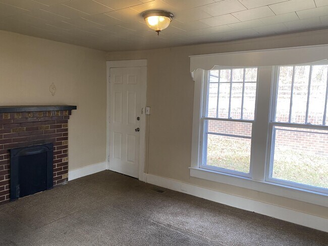 Building Photo - 536 Waterworks Rd