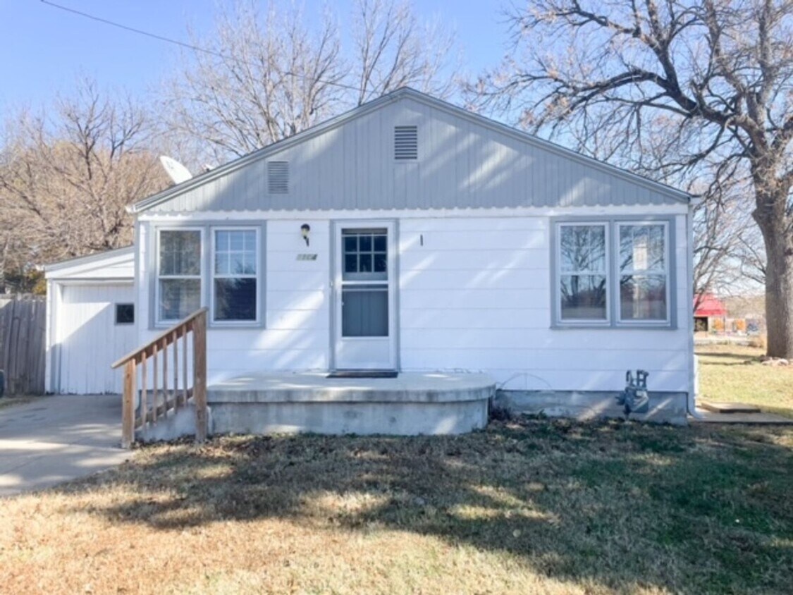 1104 Wreath Ave, Manhattan, KS 66503 House Rental in Manhattan, KS