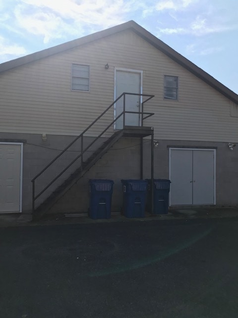 Outside Entry - 901 Coldwater Rd