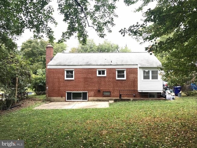 Building Photo - 12707 Robindale Dr