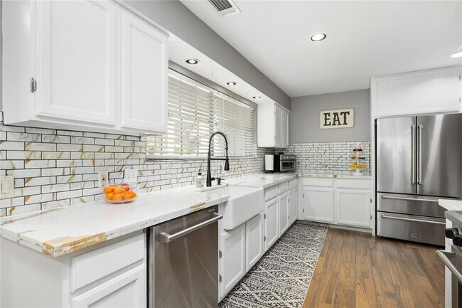 Foto del edificio - 16458 Brookford Dr