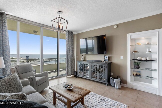 Building Photo - 2060 Beach Blvd