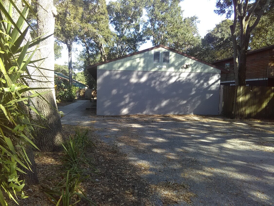 Front View/ Parking - 14617 Sunset St